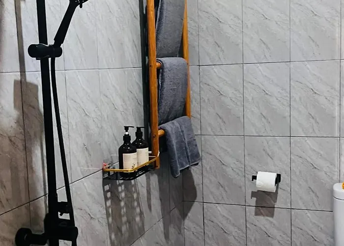Privatunterkunft Embun Pagi And